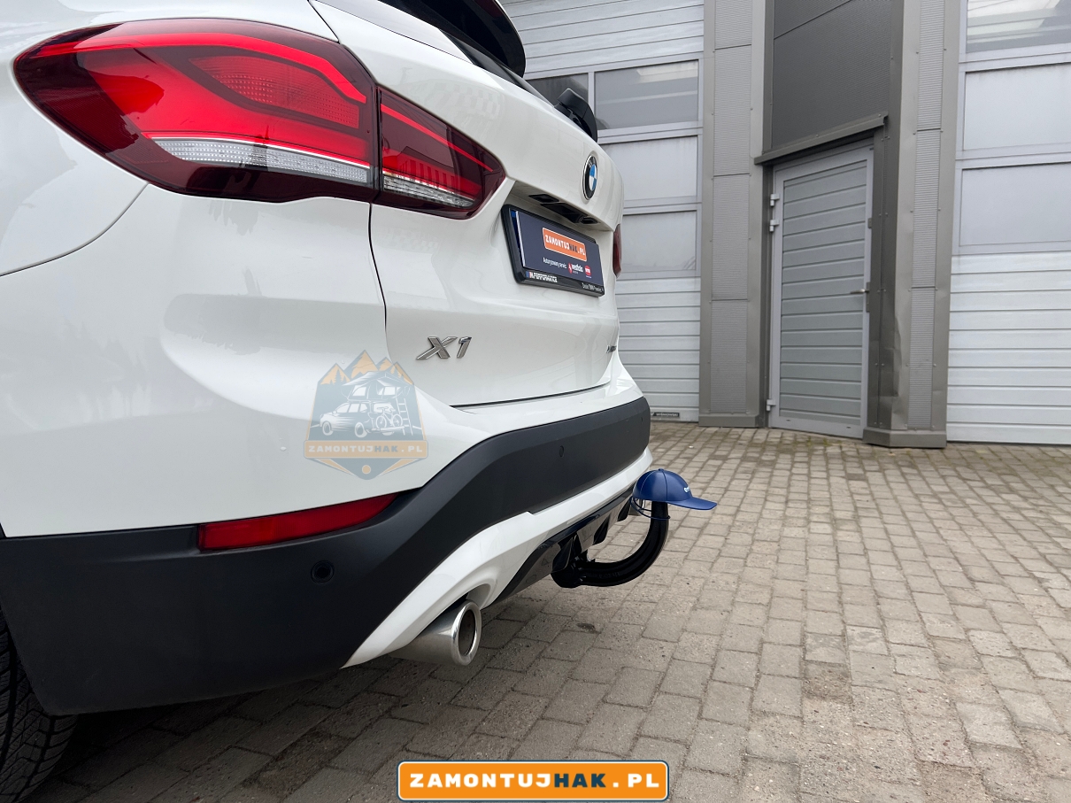 Praktyczny hak holowniczy Westfalia w BMW X1 2020 - niezawodne rozwiązanie dla transportu ciężkich przedmiotów